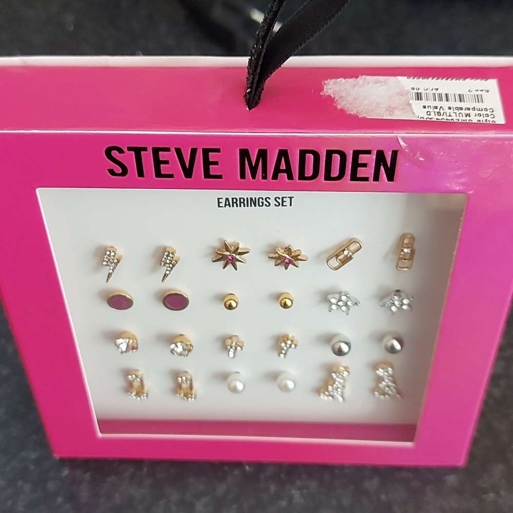 Steve Madden Earring Set - Picture 2 of 4